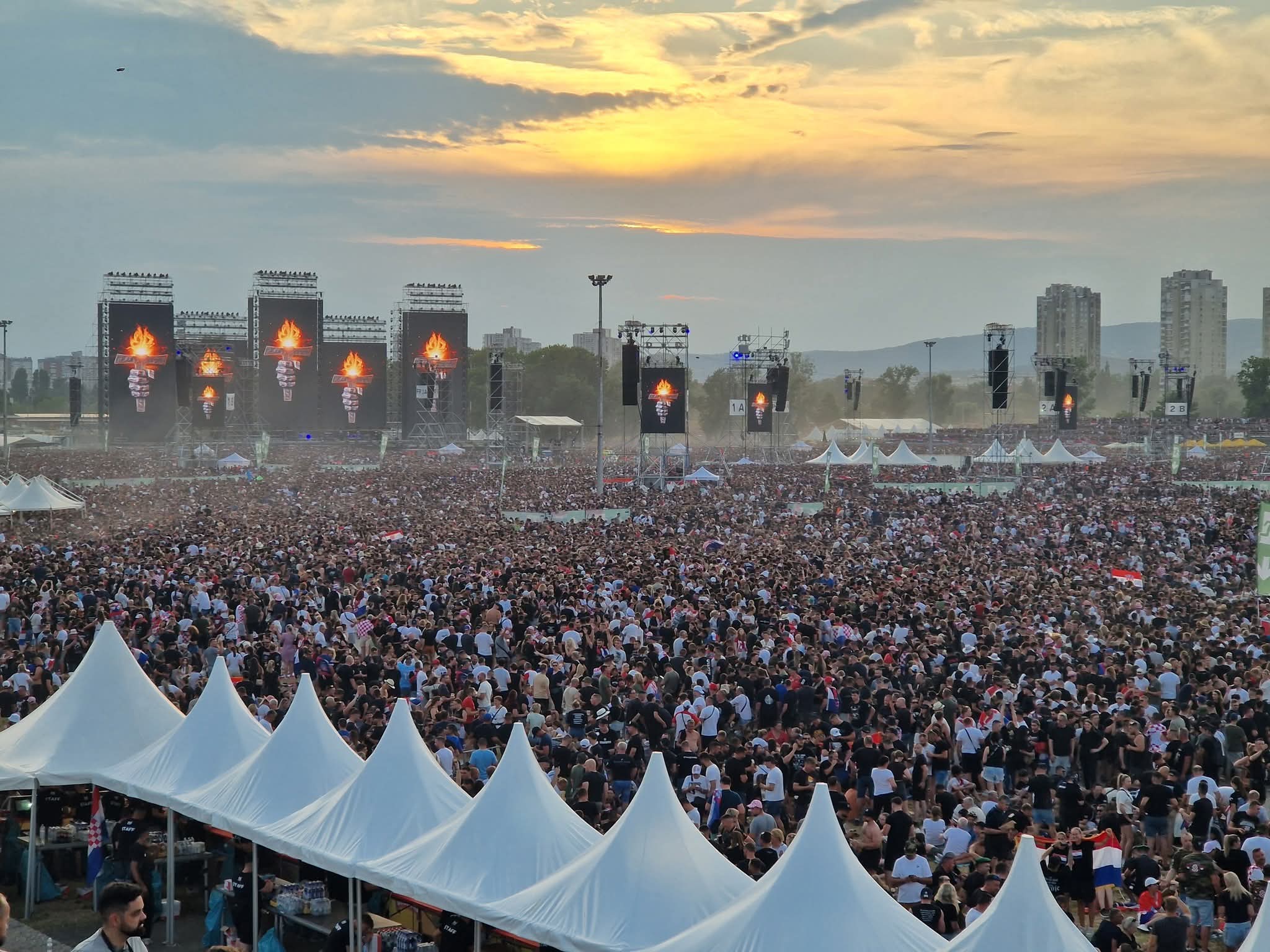 Problem Koncert Infarkti, alkohol i padovi sa stabla: Ljevičari doživjeli živčani slom ...
